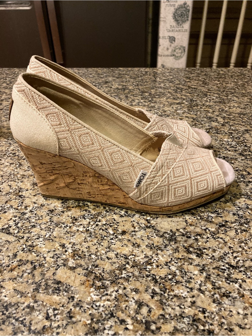 TOMS Beige Natural Diamond Cork Wedge Peep-Toe Shoes Size 9.5 Fits a bit small